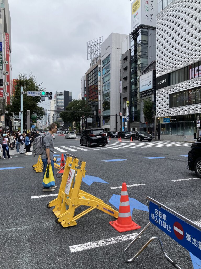 The Ginza 4-chome crossing near the shop